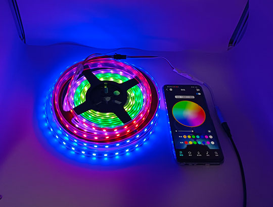 多功能东莞应急手电筒方案开发，手电筒驱动芯片厂家